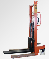 液壓堆高車(chē)安全使用要點(diǎn)