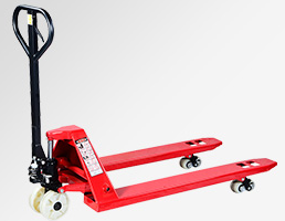 武漢零部件加工廠使用手動(dòng)液壓搬運(yùn)車搬運(yùn)物料